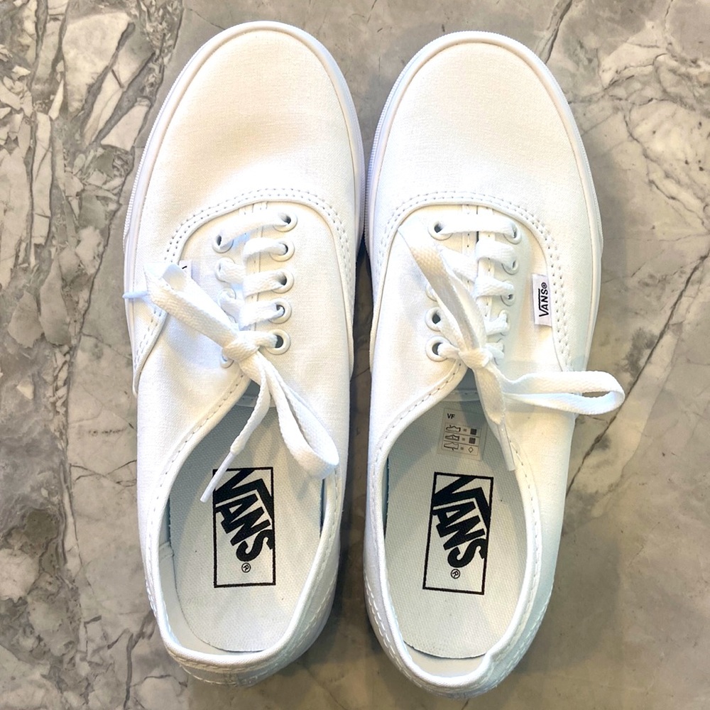 Vans authentic sneaker white 9 womens